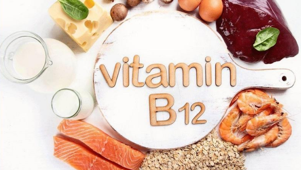 ما هي أهمية فيتامين B12 بالنسبة لكبار السن ؟ ما هي أهمية فيتامين B12 بالنسبة لكبار السن ؟