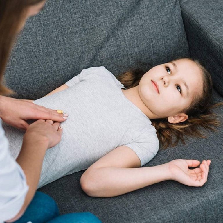 ما هي أسباب ألم البطن عند الأطفال ؟