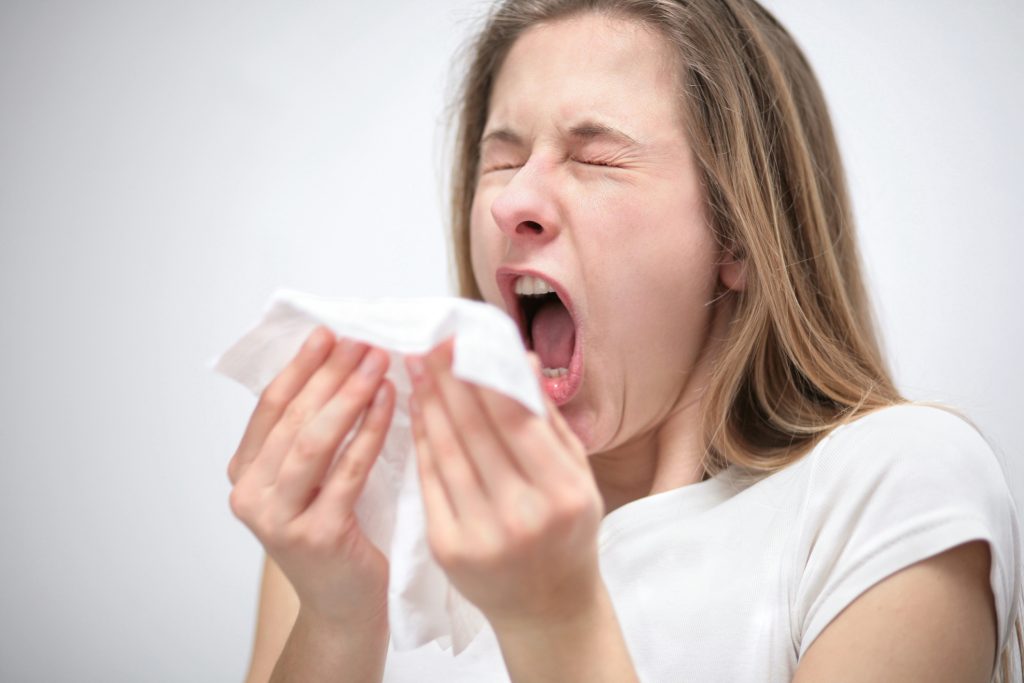 ماذا يحدث لأجسادنا أثناء العطس ؟ ماذا يحدث لأجسادنا أثناء العطس ؟