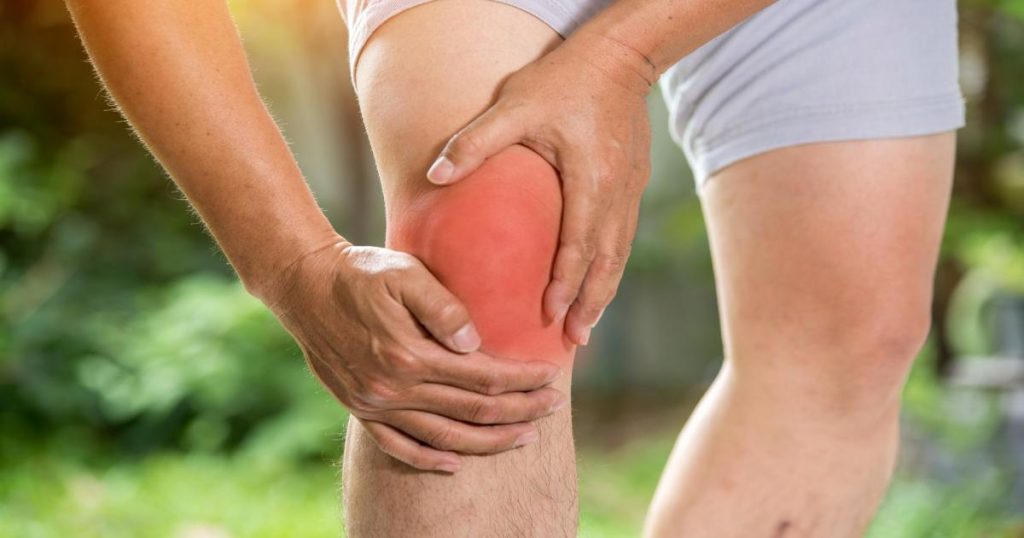 أسباب آلام الركبة علاج آلام الركبة اليمنى