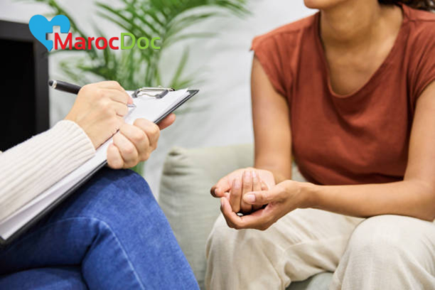 الصحة النفسية: دليل شامل حول استراتيجيات للتعامل مع التوتر والقلق 2024 أنواع العلاج النفسي المتاحة للتعامل مع التوتر والقلق